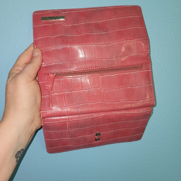 Kenneth Cole Reaction Wallet - Picture 5 of 5